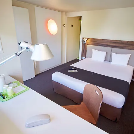 Hotell Campanile Melun Senart