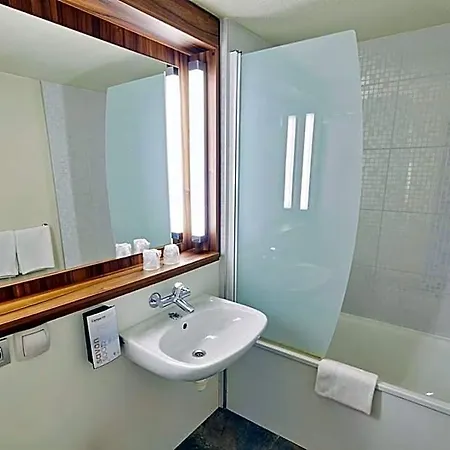 Campanile Melun Senart Hotel 3*