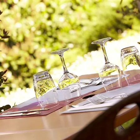 Hotell Campanile Melun Senart