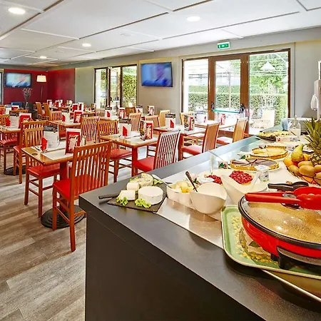 Hotel Campanile Melun Senart 3*